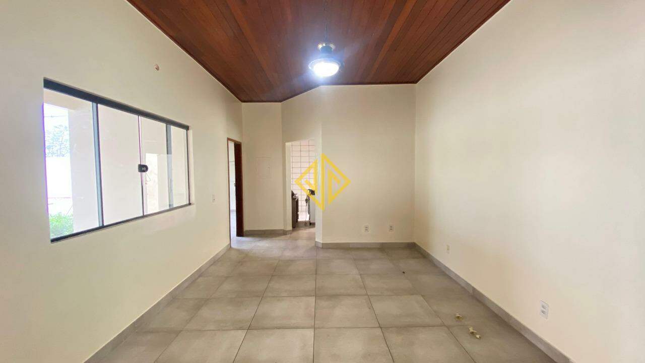 Casa à venda com 2 quartos, 111m² - Foto 2