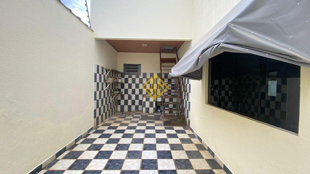 Casa à venda com 2 quartos, 111m² - Foto 8