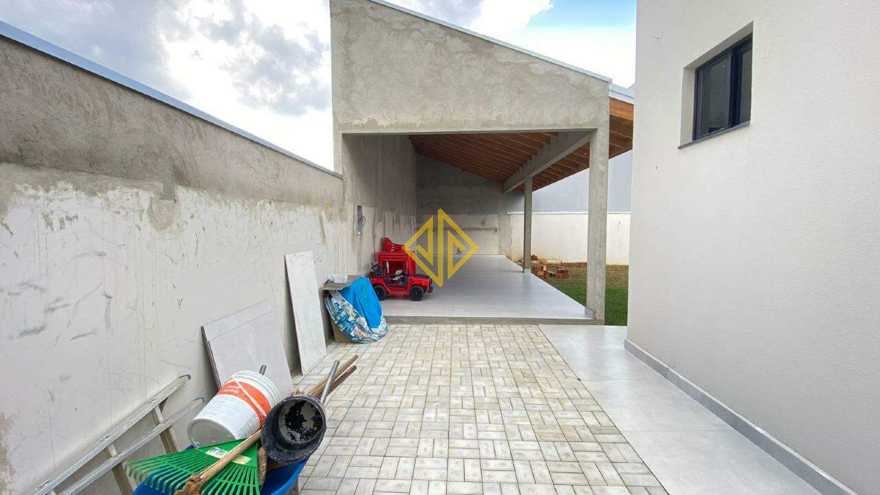 Casa à venda com 3 quartos, 200m² - Foto 14