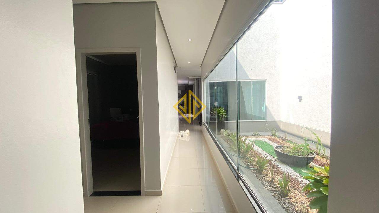 Casa à venda com 4 quartos, 260m² - Foto 9