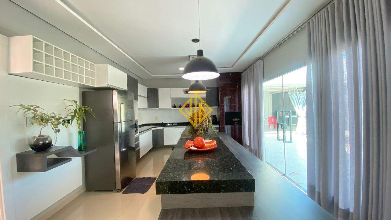 Casa à venda com 4 quartos, 260m² - Foto 16