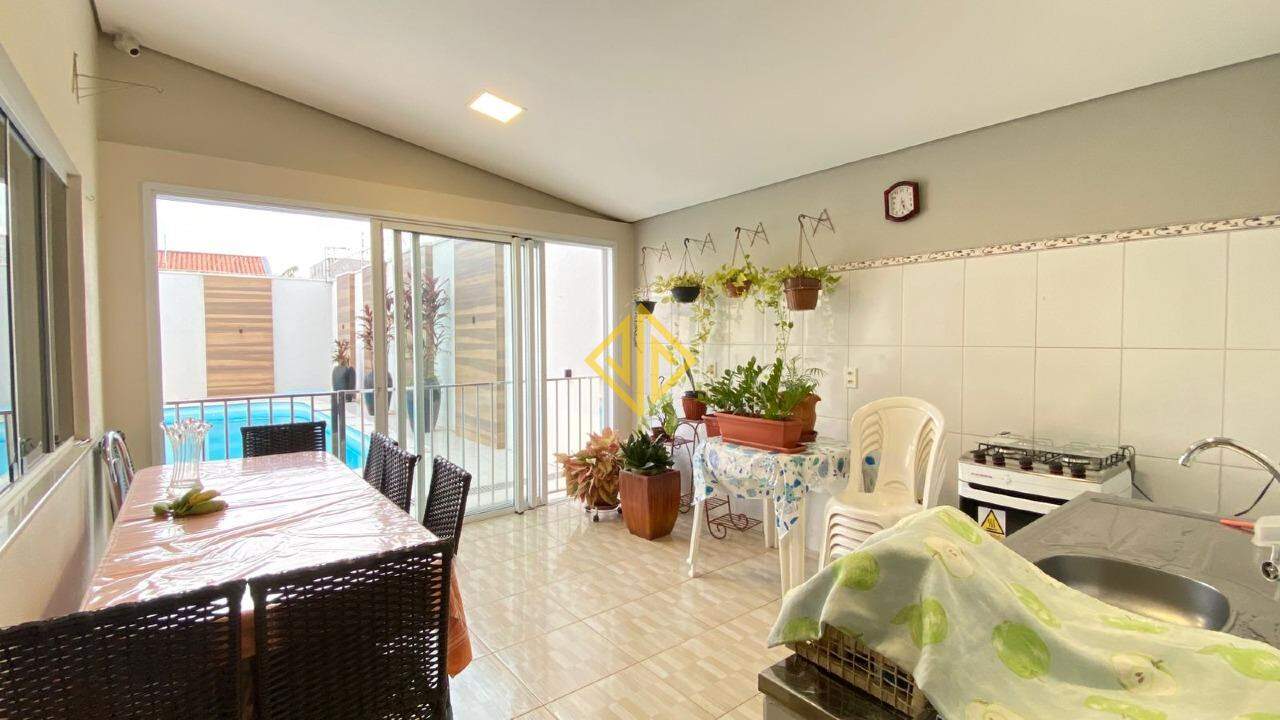 Casa à venda no Setor 01: 
