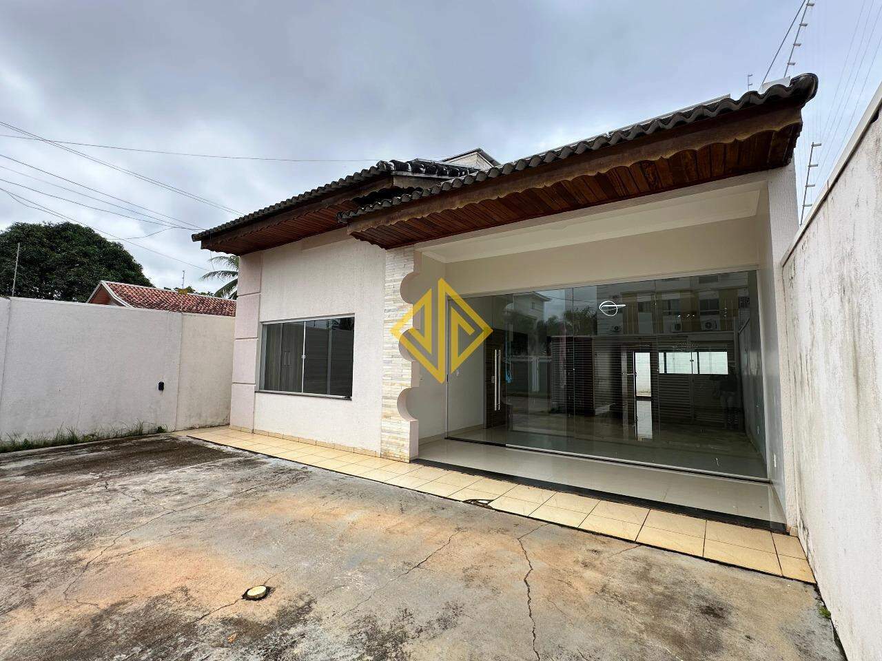 Casa à venda com 2 quartos, 166m² - Foto 1