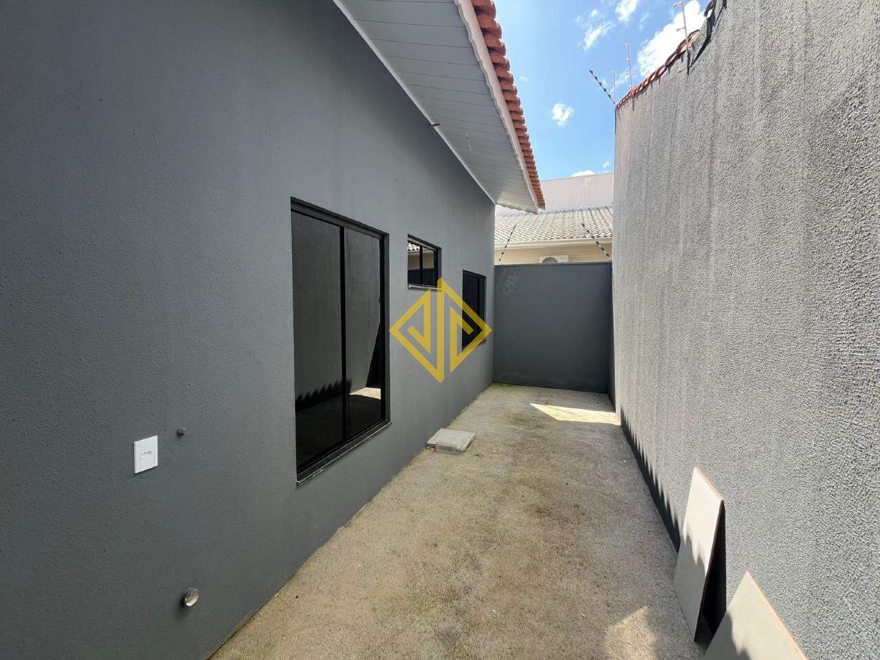 Casa à venda com 2 quartos, 75m² - Foto 9