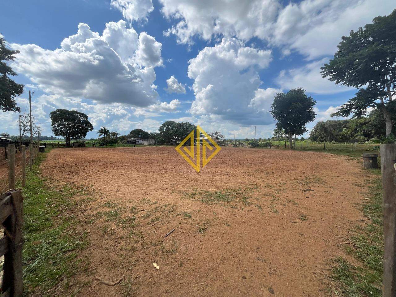 Fazenda à venda com 1 quarto, 68400m² - Foto 13