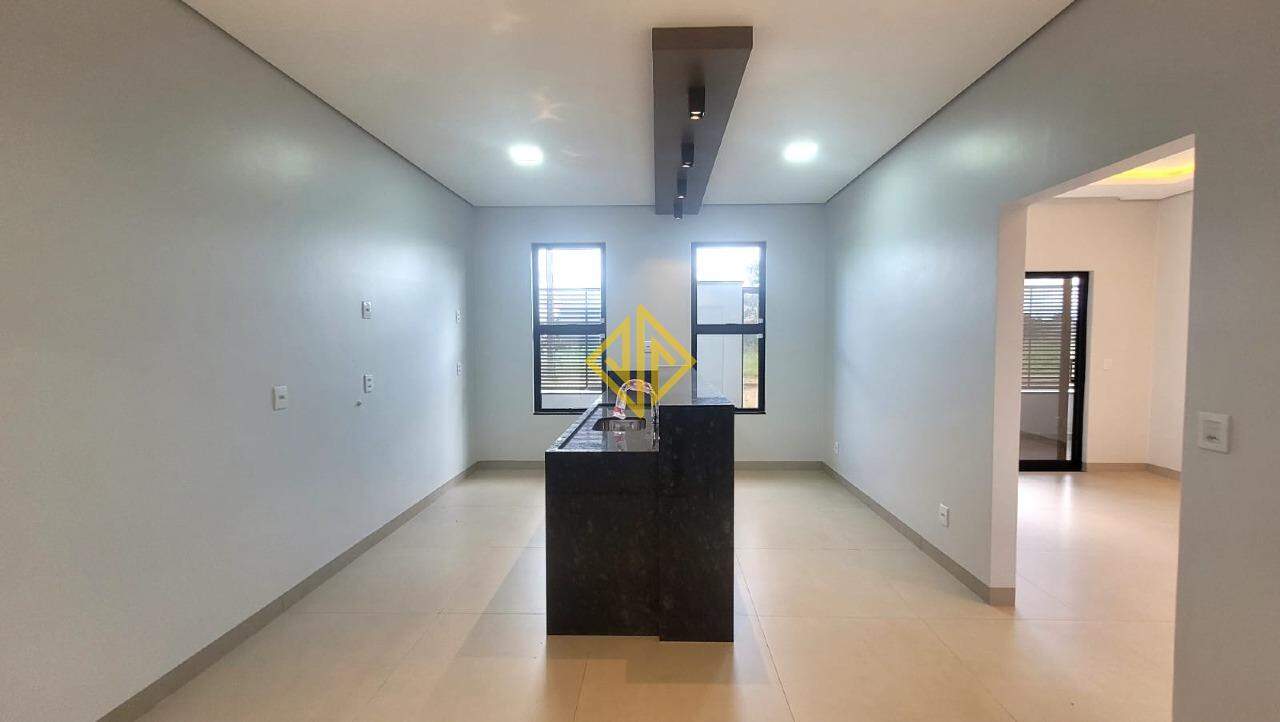 Casa à venda com 2 quartos, 113m² - Foto 3