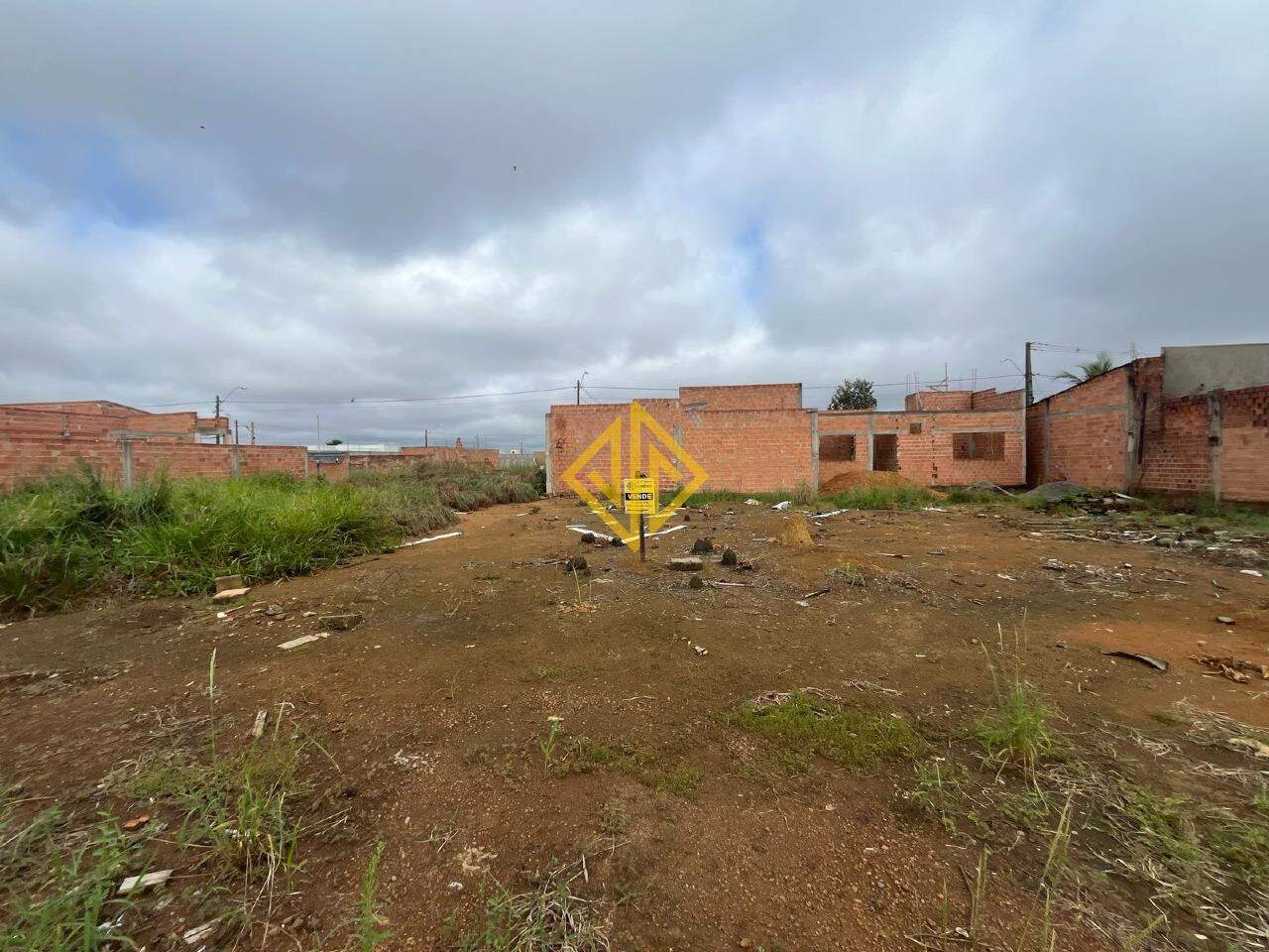 Terreno à venda no Jardim Bella Vista: 