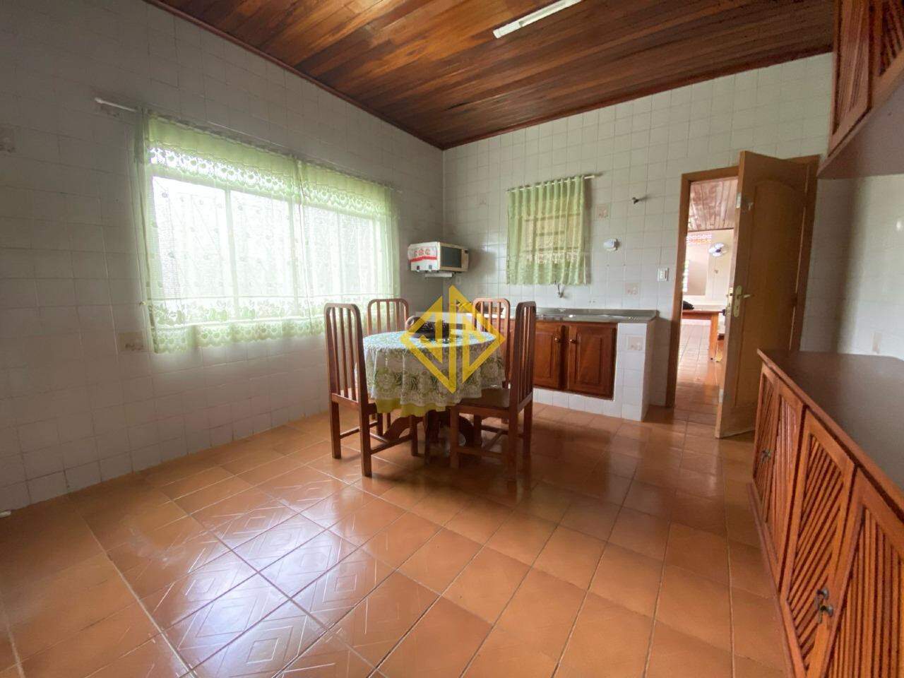 Casa para alugar com 2 quartos, 324m² - Foto 12