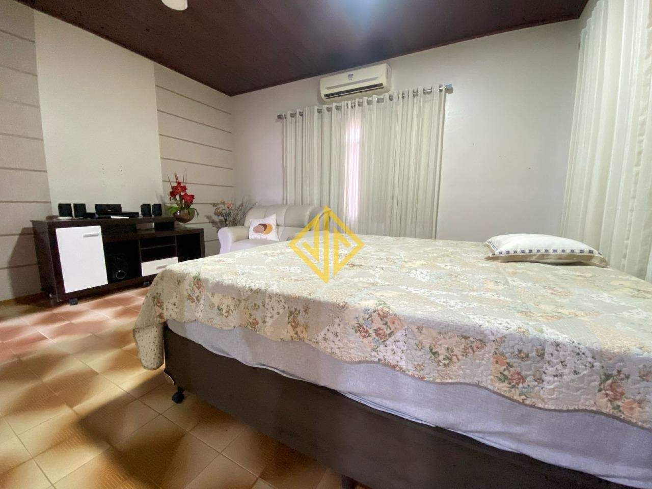 Casa para alugar com 2 quartos, 324m² - Foto 18