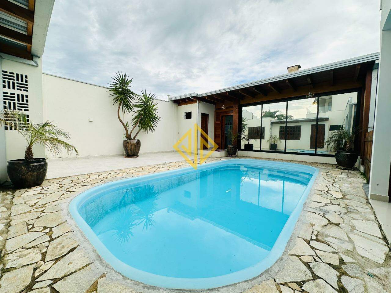 Casa à venda no Condomínio Duque De Caxias: