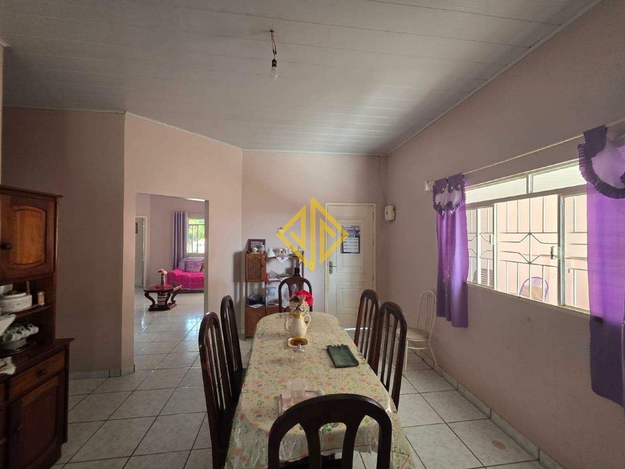 Casa à venda com 3 quartos, 180m² - Foto 8