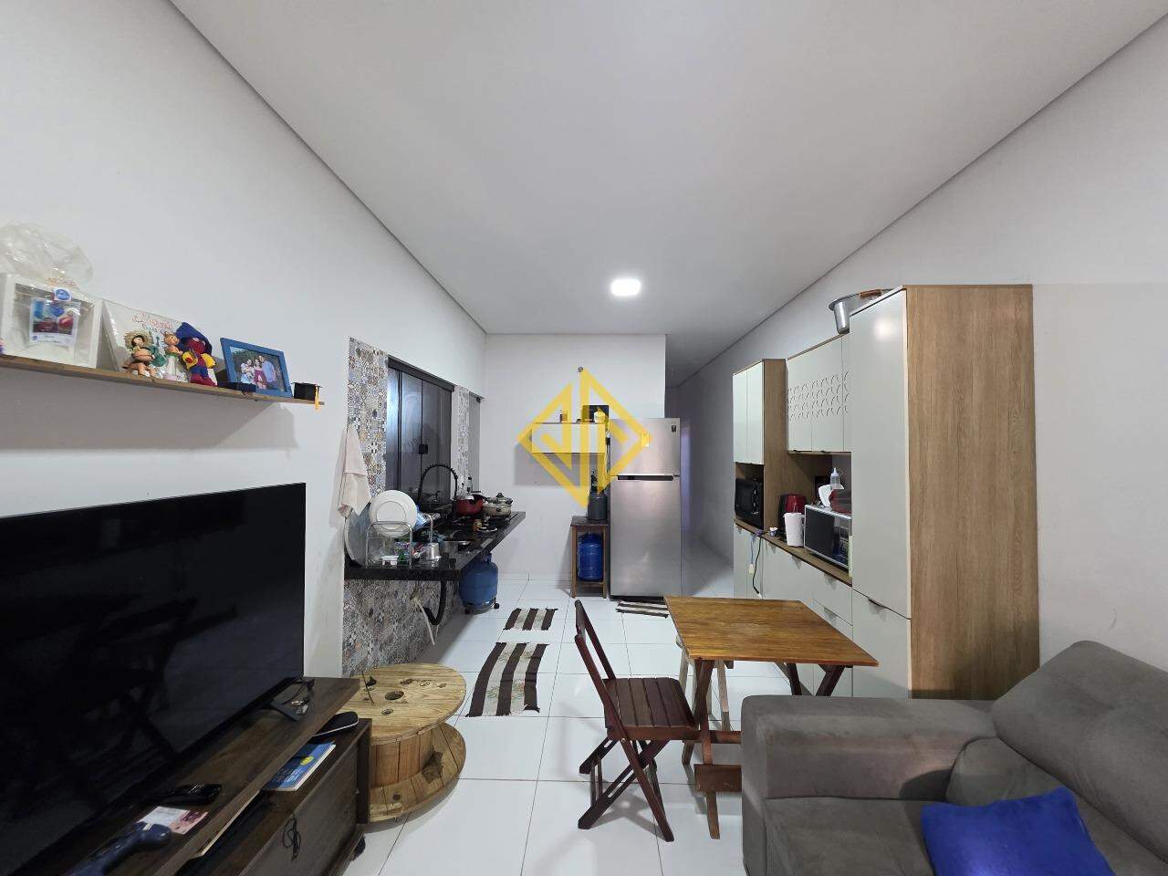 Casa à venda com 2 quartos, 90m² - Foto 4
