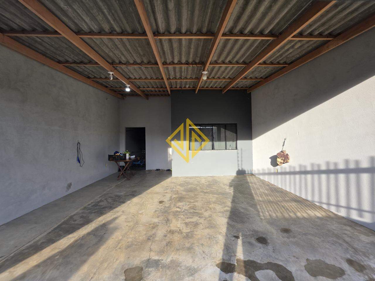 Casa à venda com 2 quartos, 90m² - Foto 2