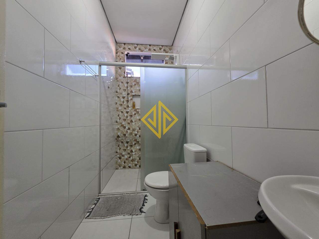 Casa à venda com 2 quartos, 90m² - Foto 8