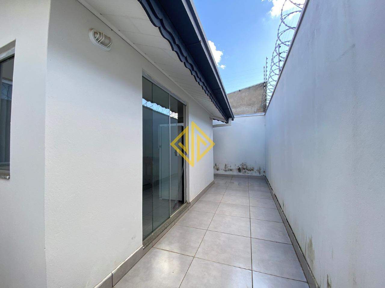 Casa para alugar com 2 quartos, 59m² - Foto 13