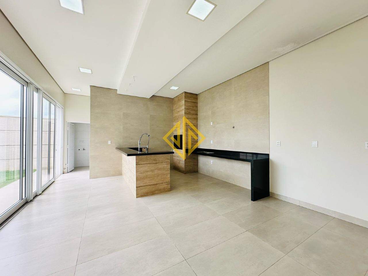 Casa para alugar com 3 quartos, 247m² - Foto 17