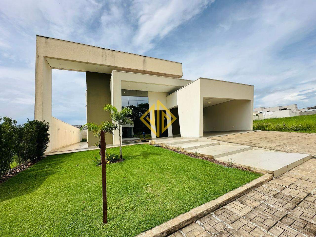 Casa para alugar com 3 quartos, 247m² - Foto 2