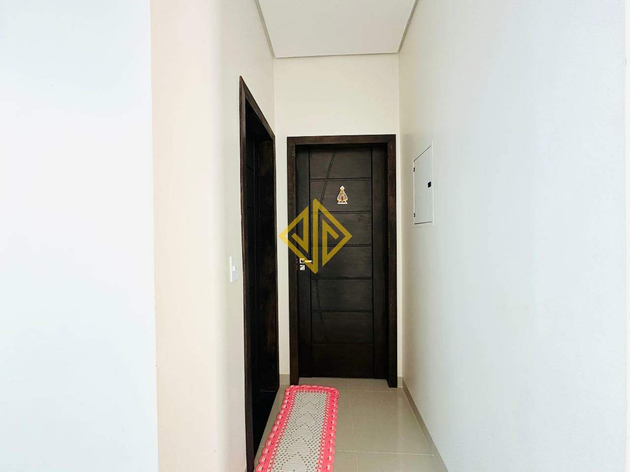 Casa à venda com 2 quartos, 170m² - Foto 9