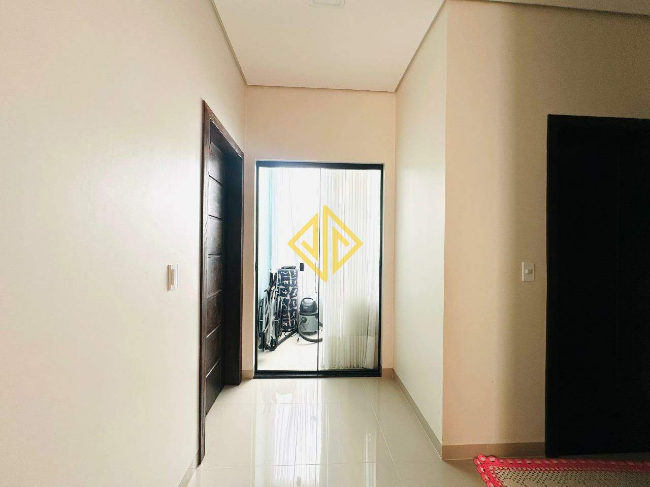 Casa à venda com 2 quartos, 170m² - Foto 8