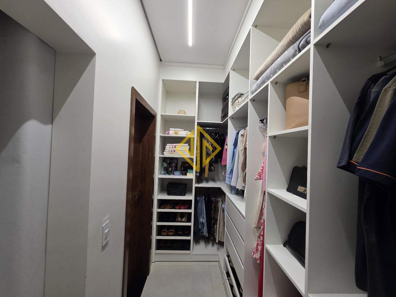 Casa, 3 quartos, 200 m² - Foto 9