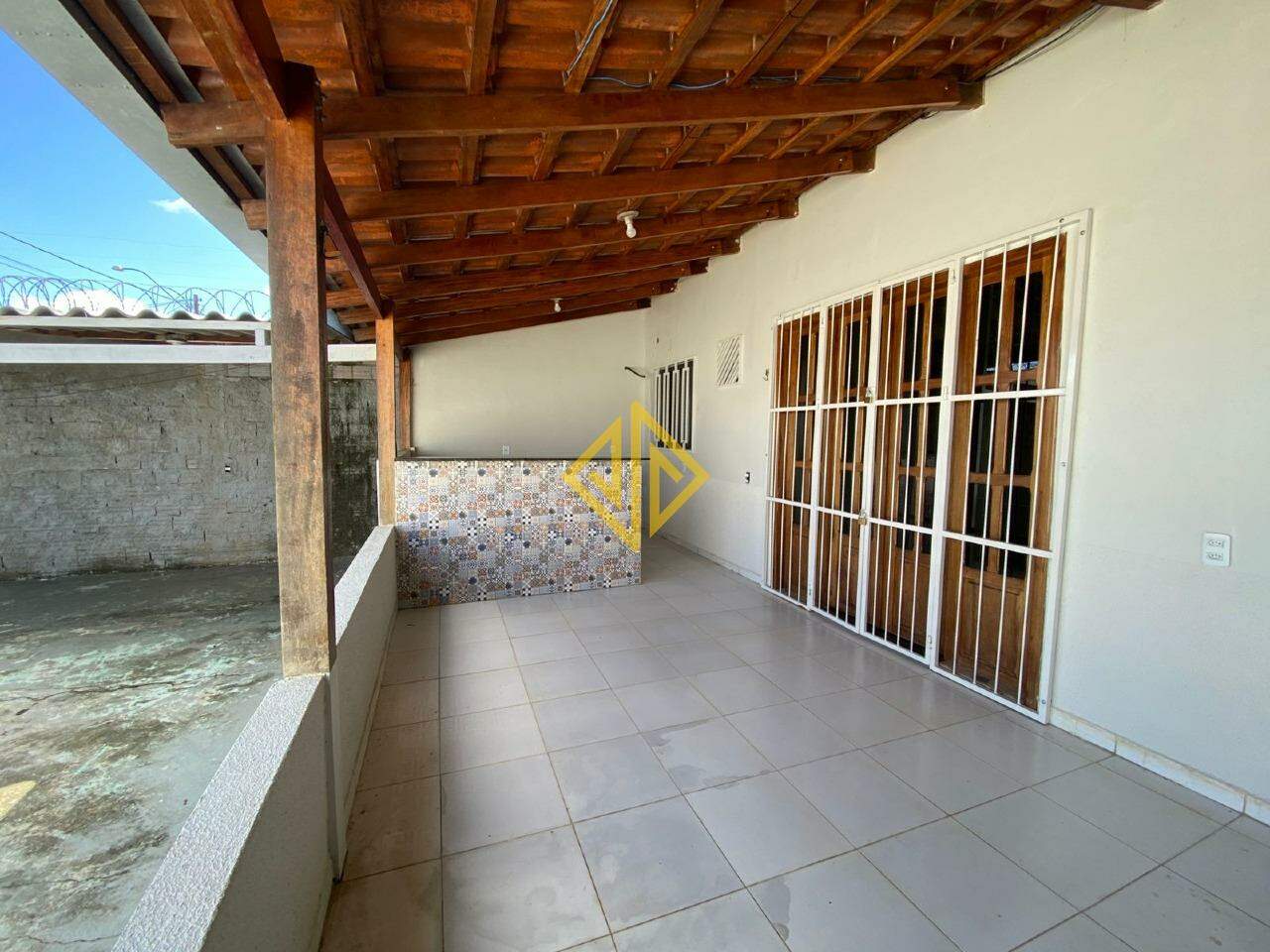 Casa para alugar com 2 quartos, 80m² - Foto 2