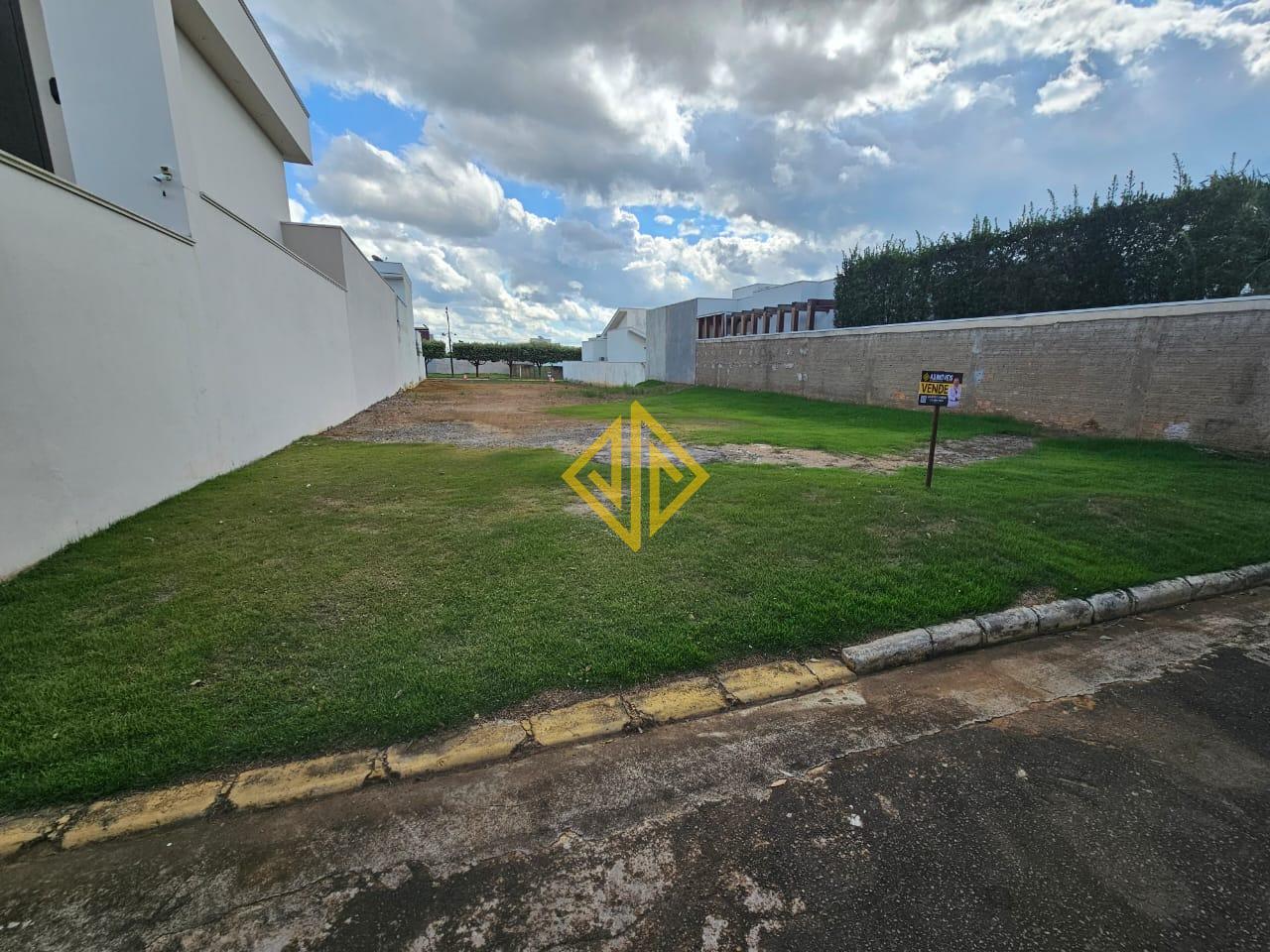 Terreno à venda no Condomínio Duque De Caxias: 