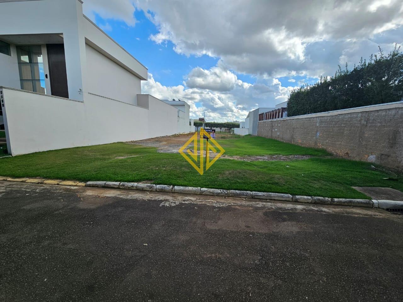 Terreno à venda no Condomínio Duque De Caxias: 