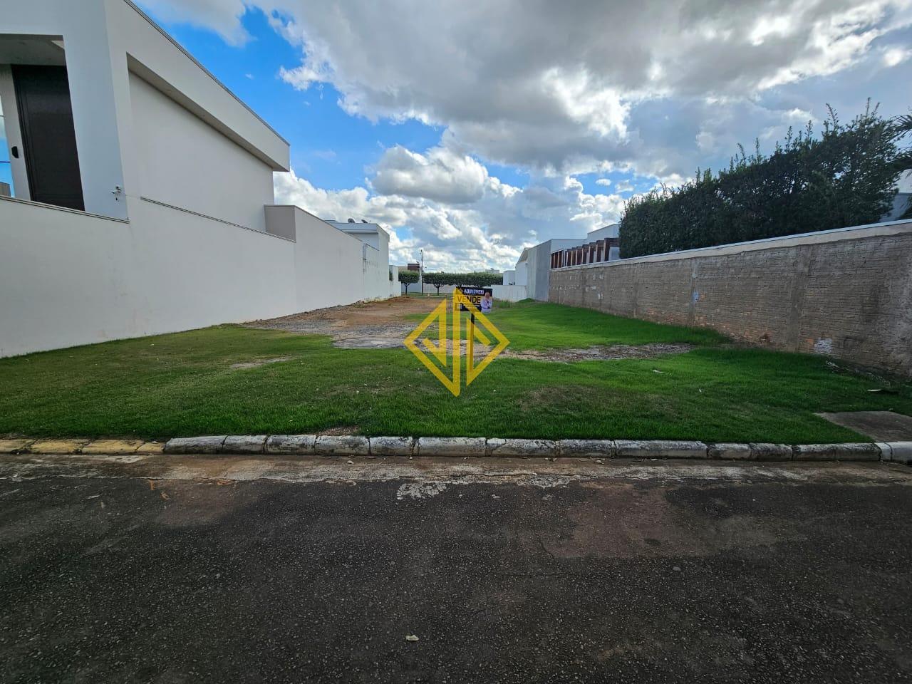 Terreno à venda no Condomínio Duque De Caxias: 