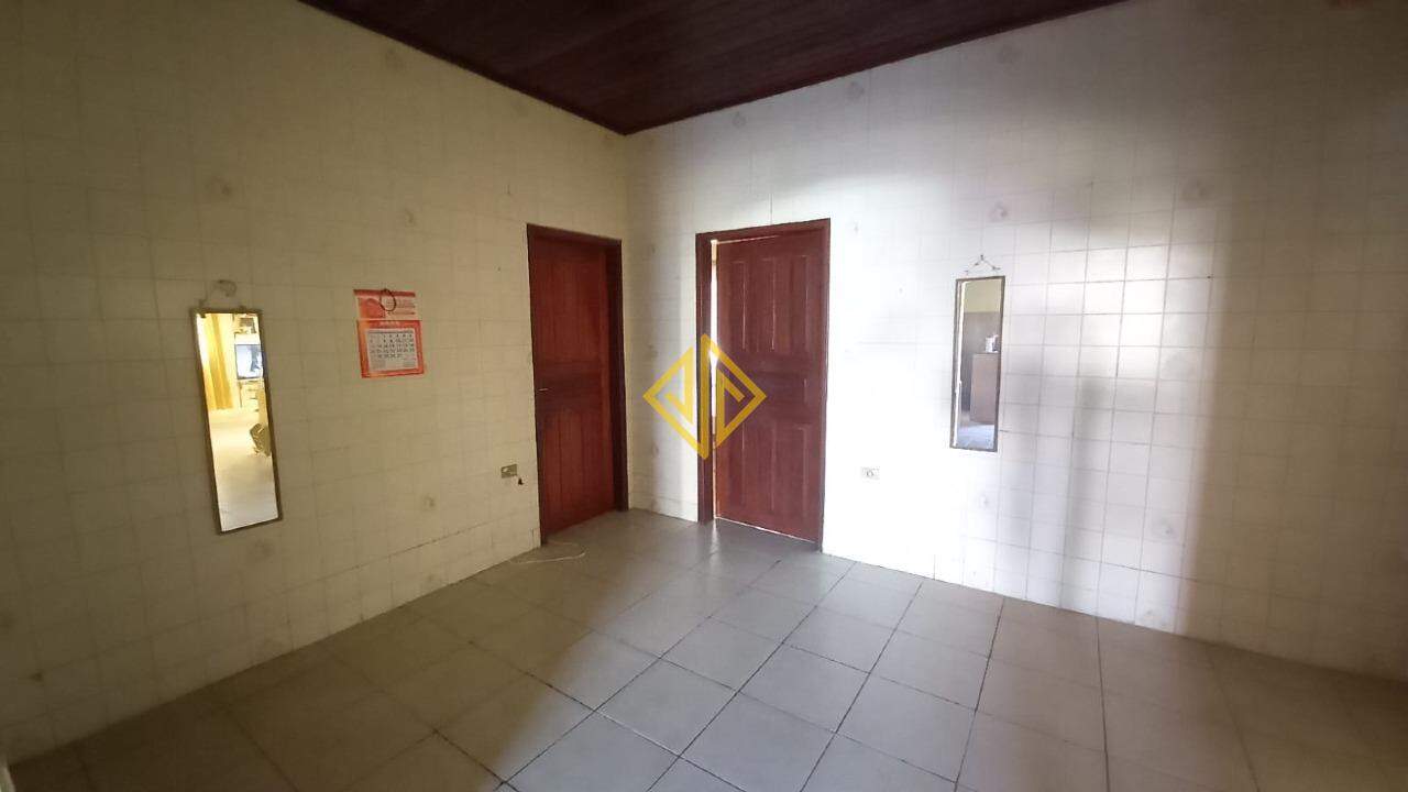 Casa à venda com 4 quartos, 300m² - Foto 9