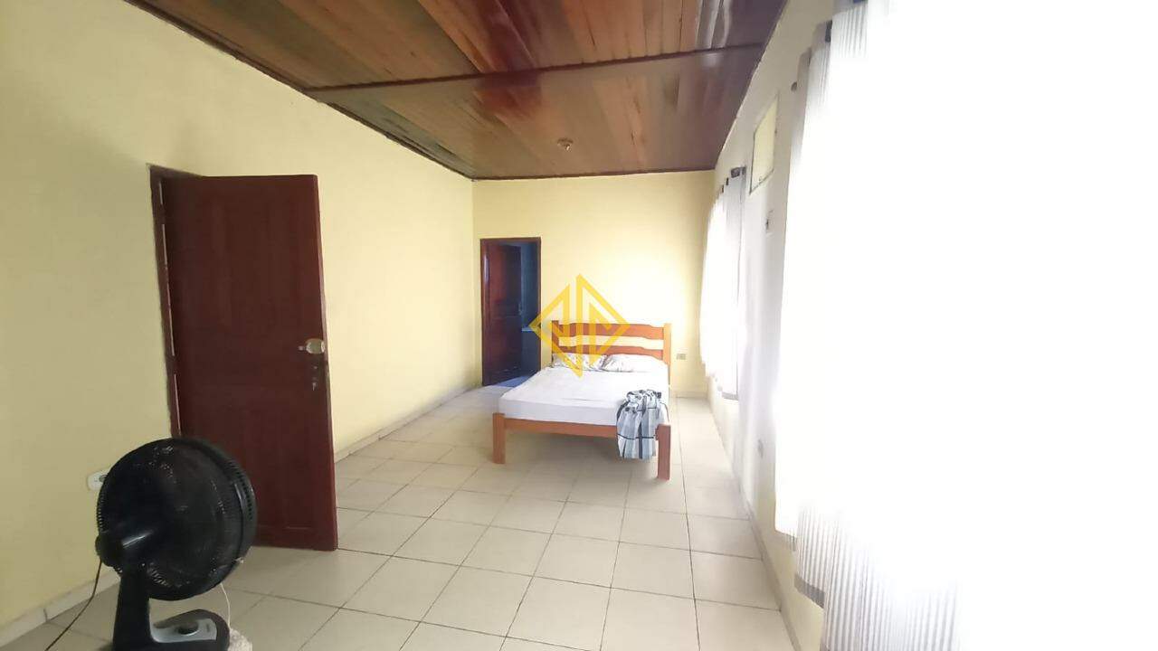 Casa à venda com 4 quartos, 300m² - Foto 14