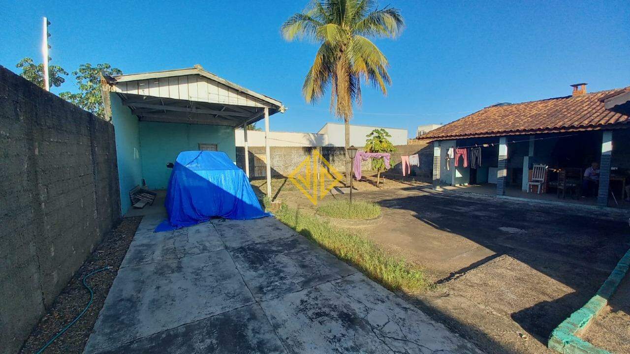 Casa à venda com 4 quartos, 300m² - Foto 17