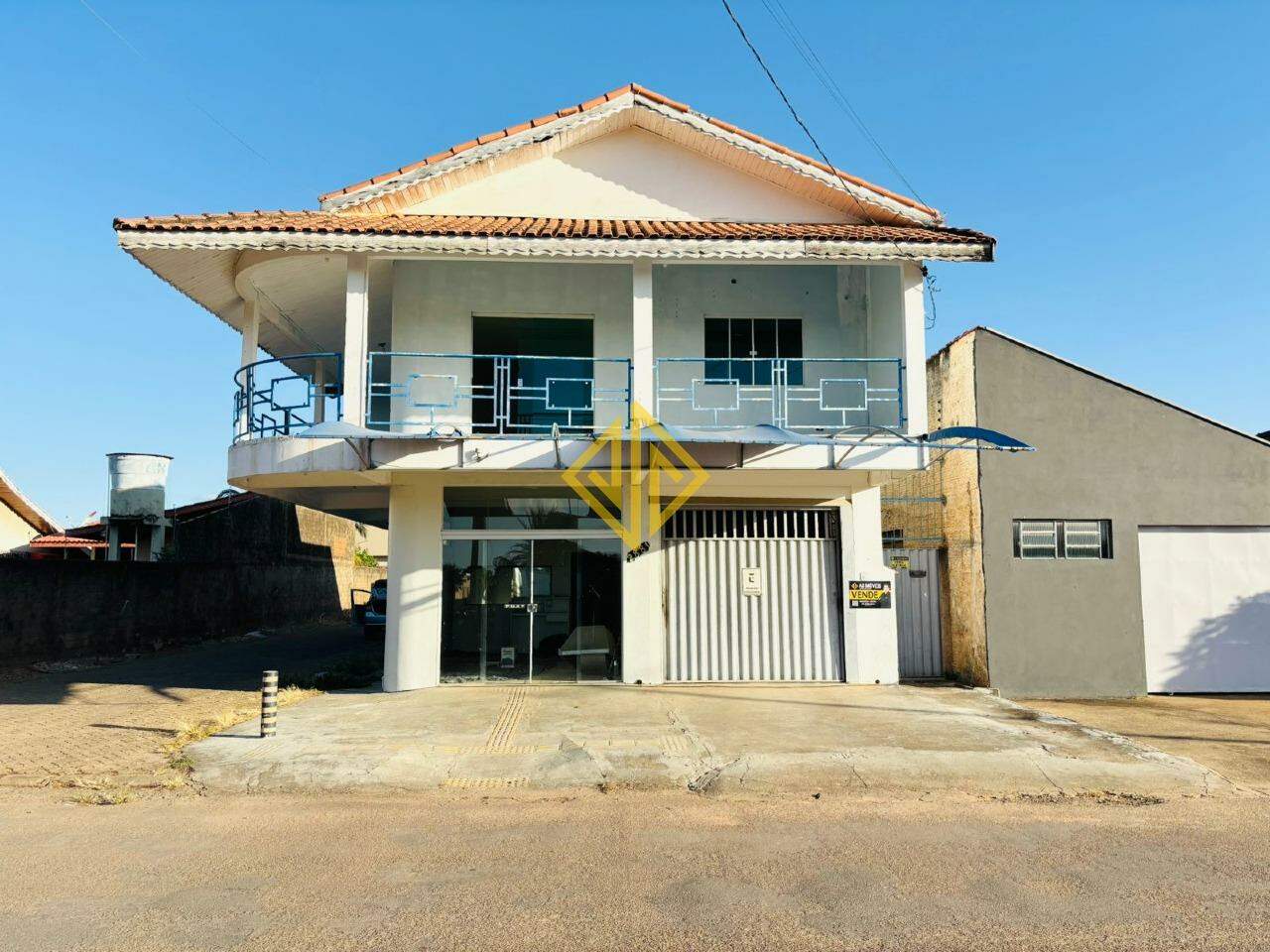Sobrado à venda com 4 quartos, 250m² - Foto 1