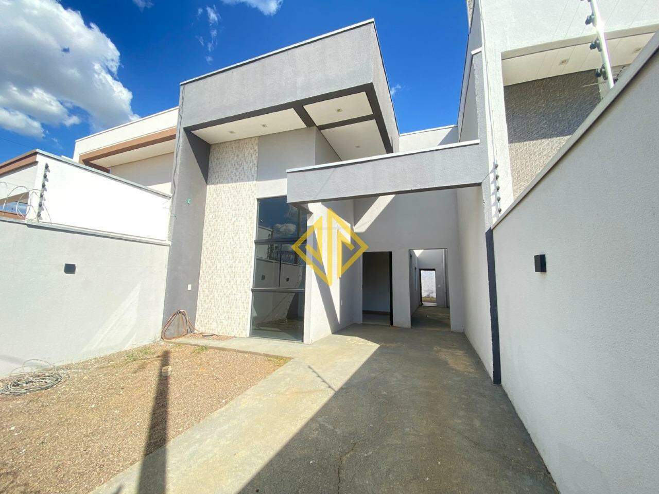 Casa para alugar com 2 quartos, 90m² - Foto 1