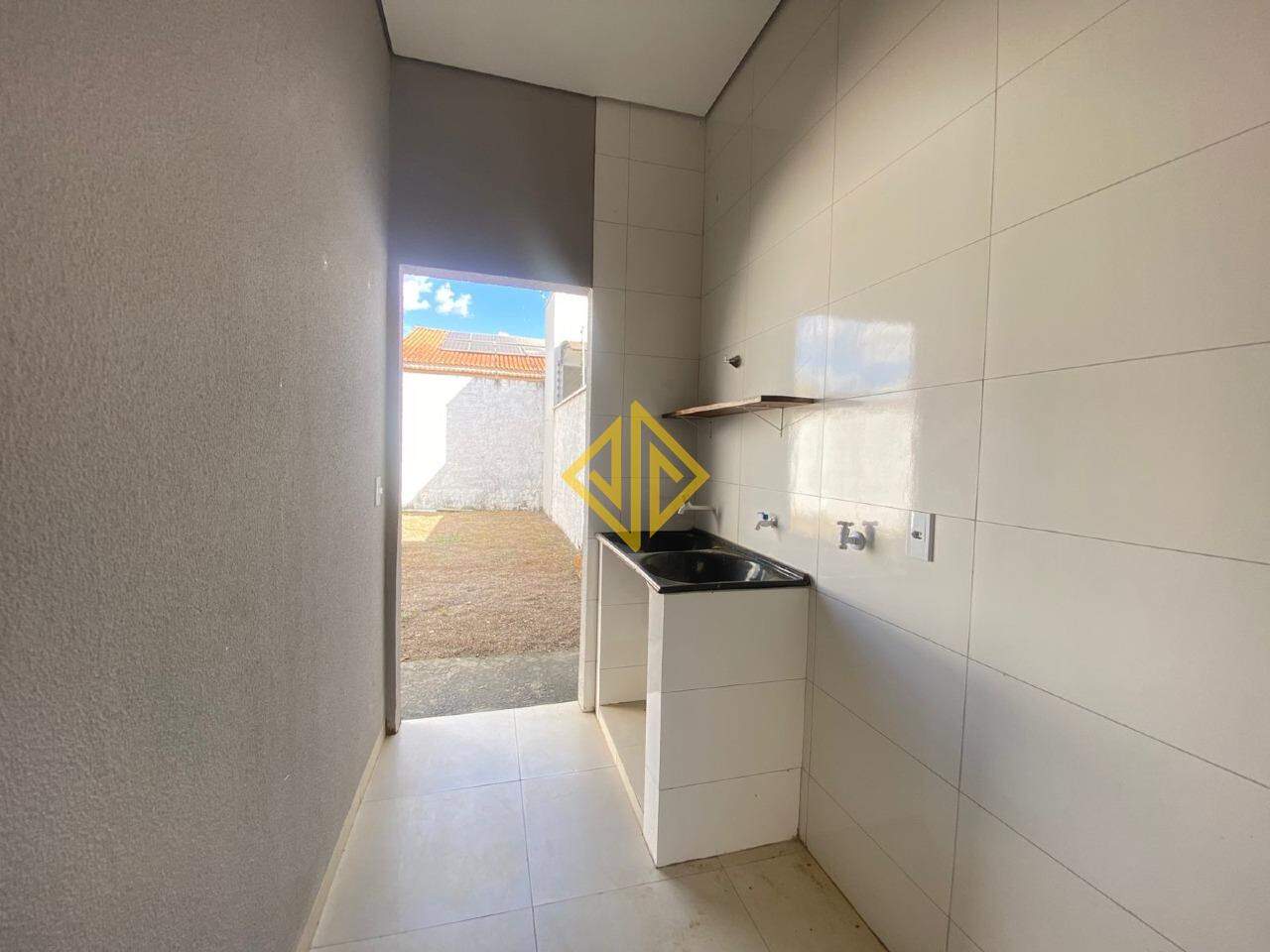 Casa para alugar com 2 quartos, 90m² - Foto 9