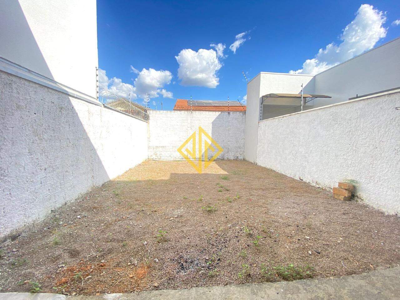 Casa para alugar com 2 quartos, 90m² - Foto 11
