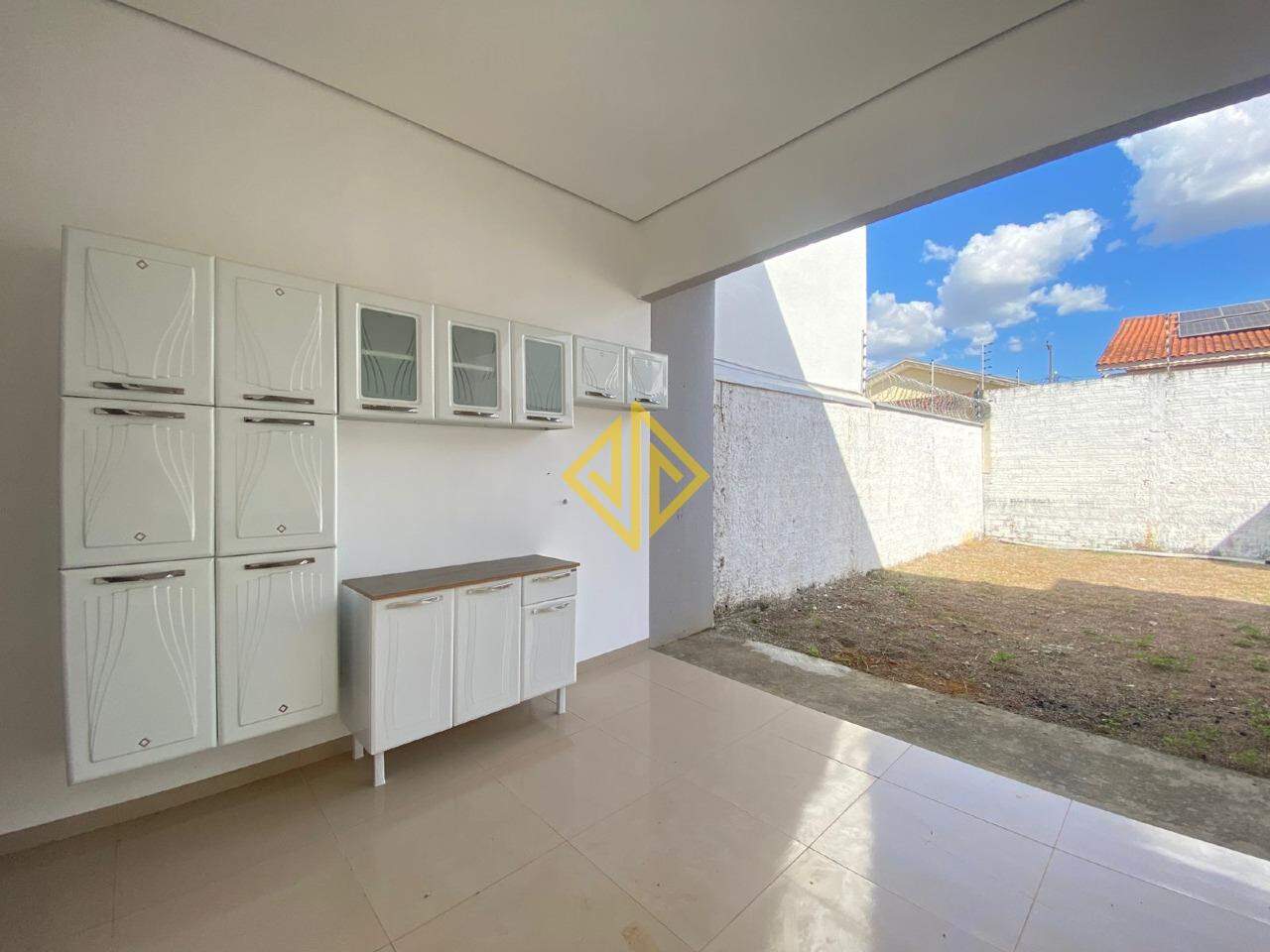Casa para alugar com 2 quartos, 90m² - Foto 4