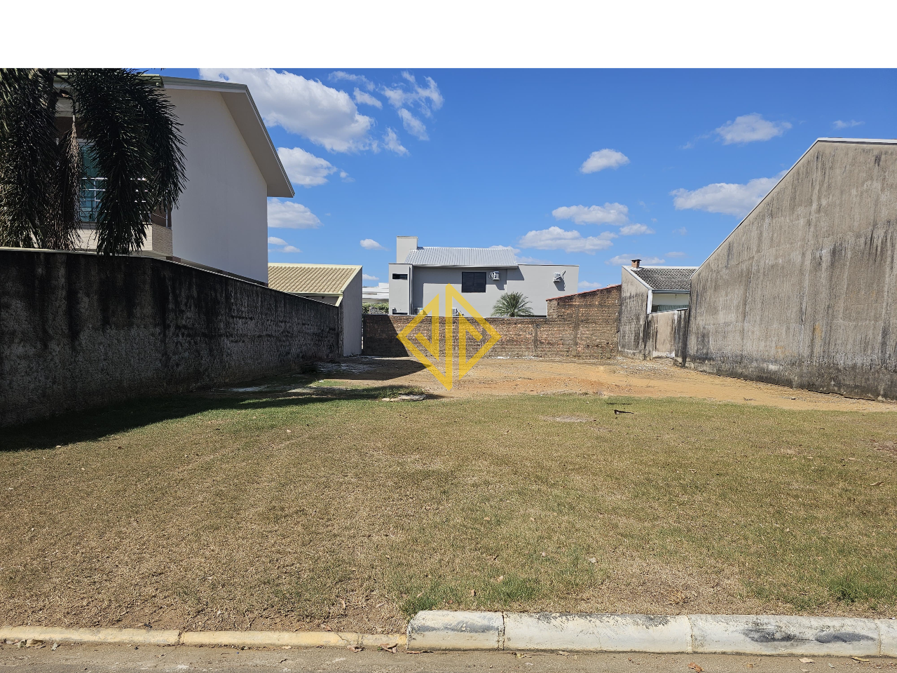 Terreno à venda no Condomínio Duque De Caxias: 