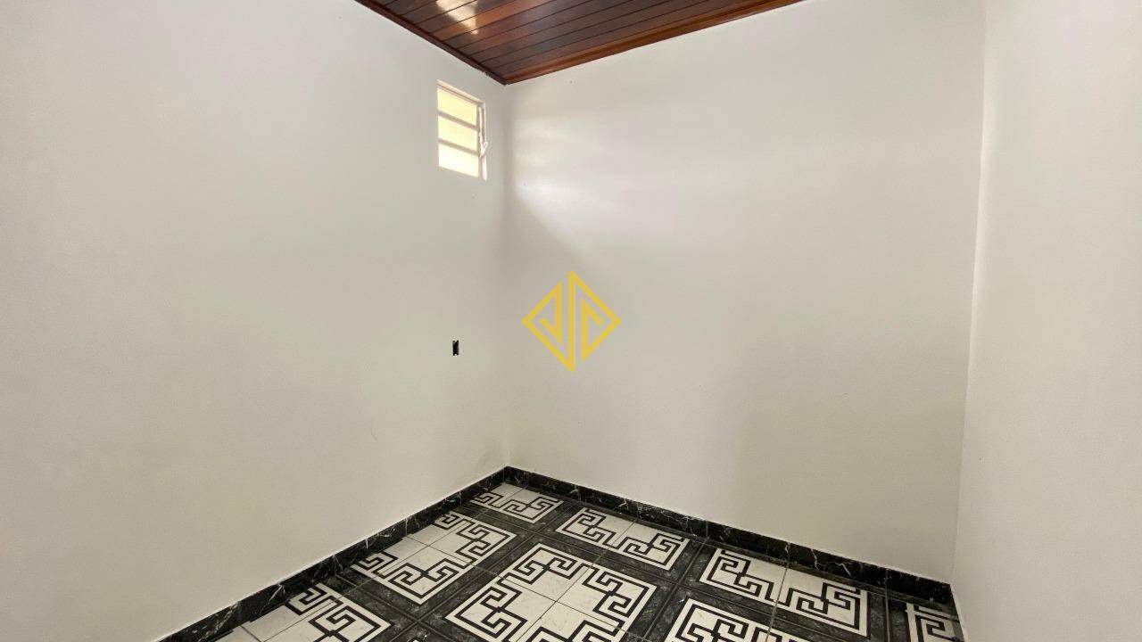 Casa para alugar com 3 quartos, 172m² - Foto 11