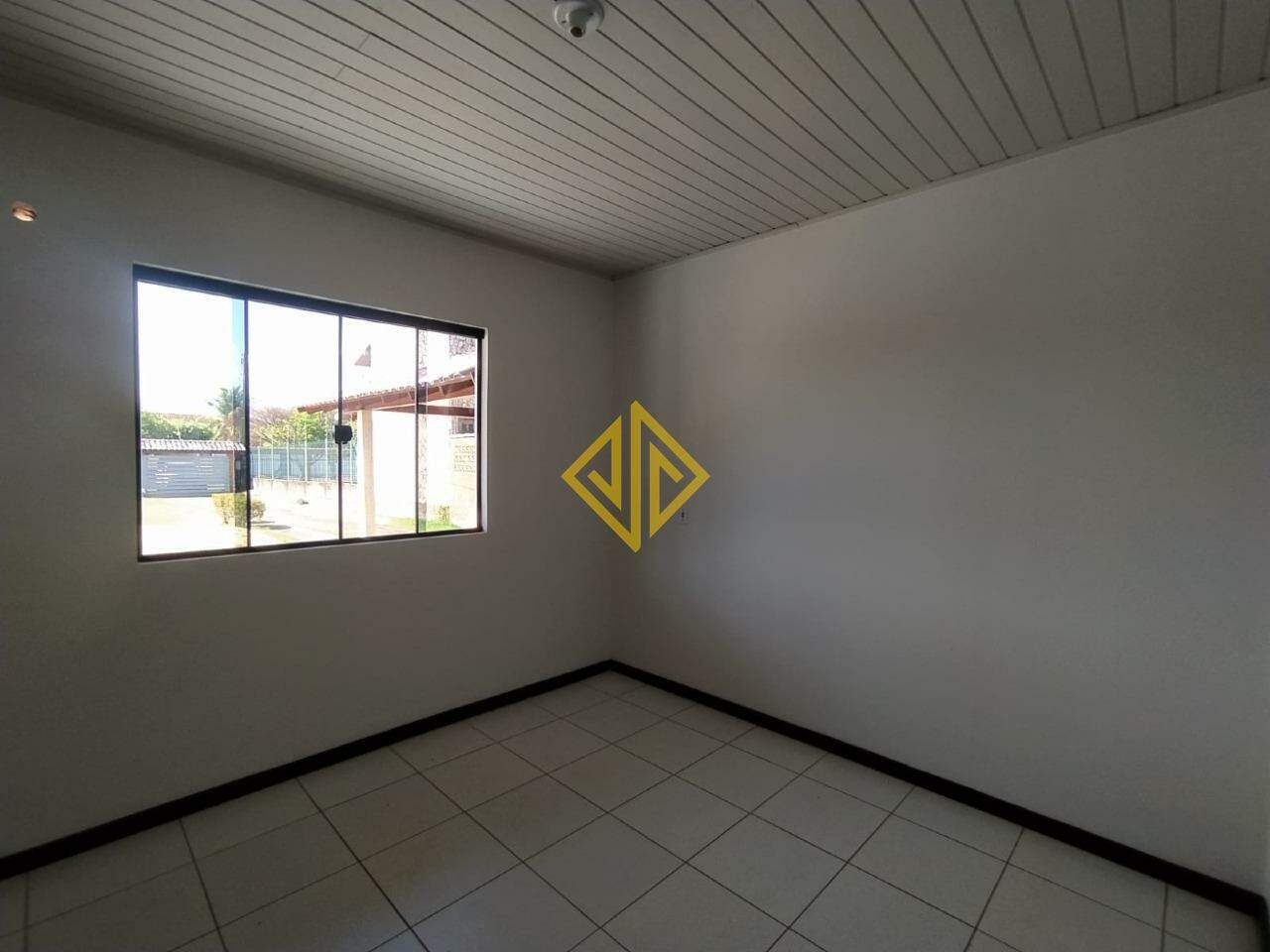Casa para alugar com 2 quartos, 185m² - Foto 9
