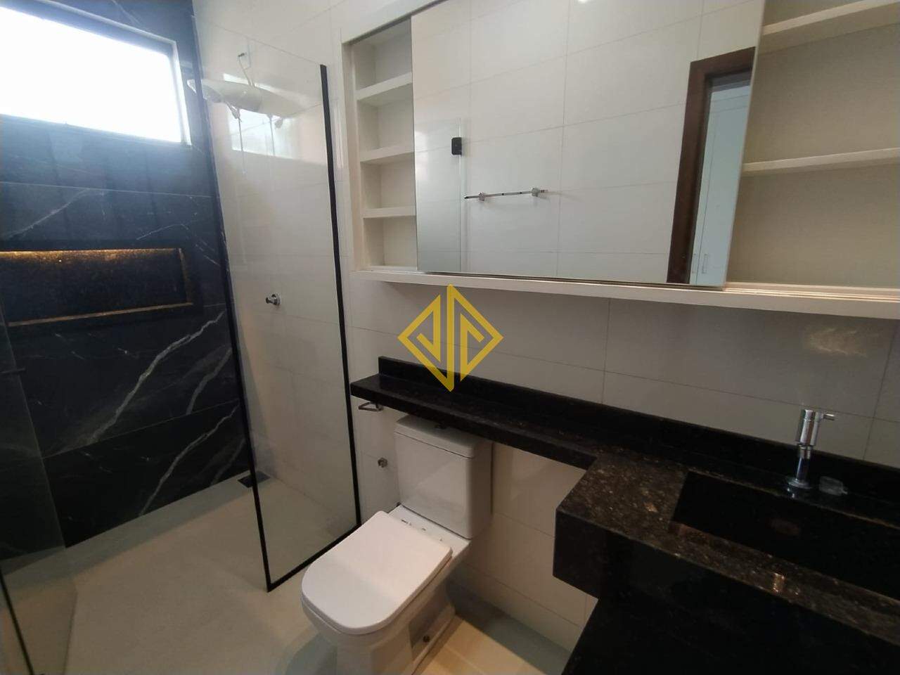 Casa para aluguel no Setor 04: 