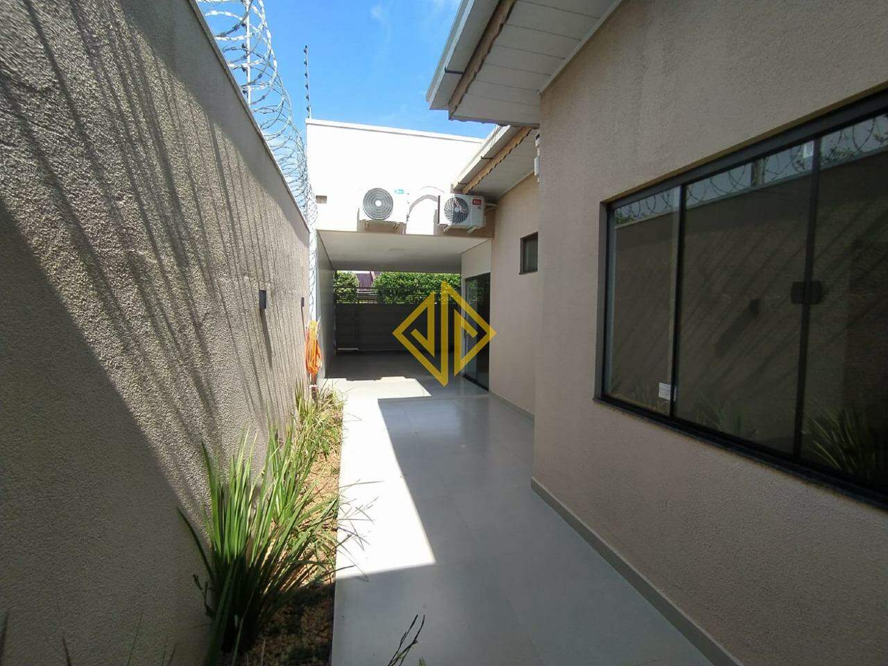 Casa para aluguel no Setor 04: 