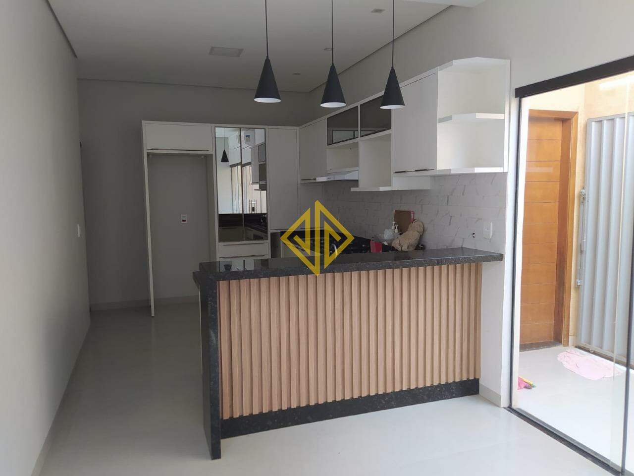 Casa para aluguel no Setor 04: 
