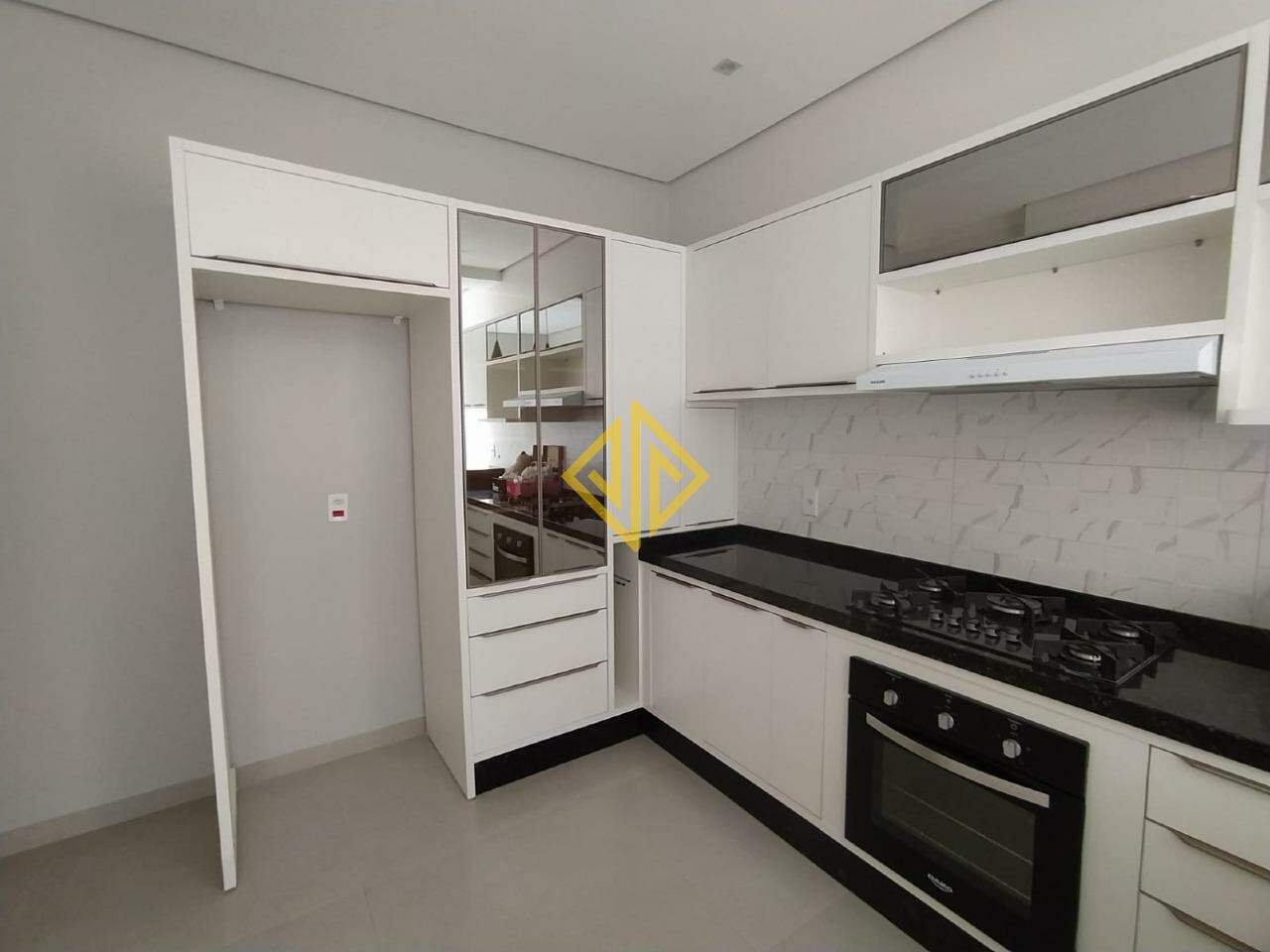 Casa para aluguel no Setor 04: 