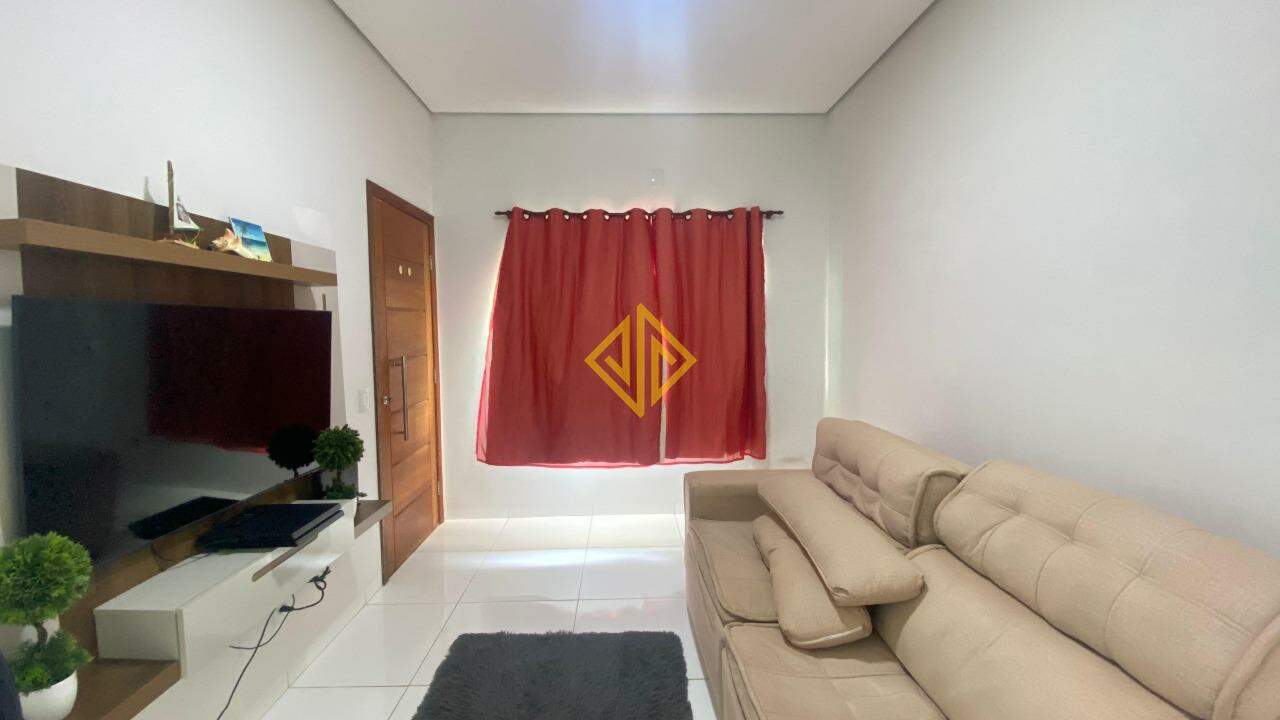 Casa à venda com 2 quartos, 70m² - Foto 2