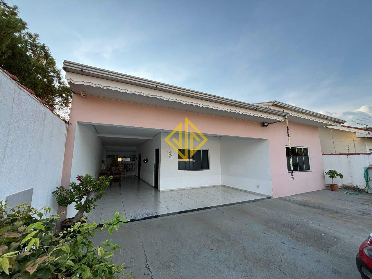 Casa, 3 quartos, 216 m² - Foto 2