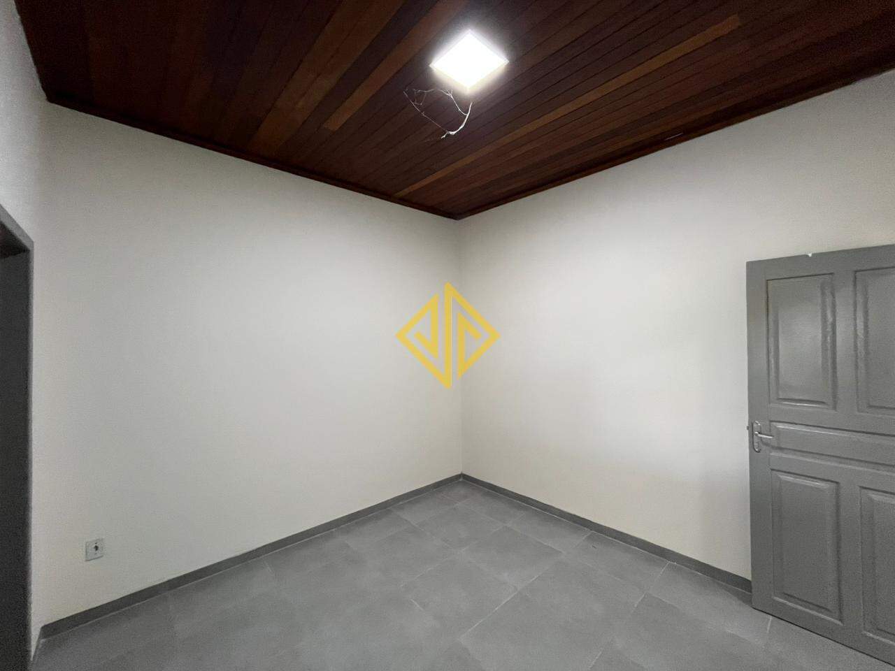 Casa para aluguel no Setor 09: