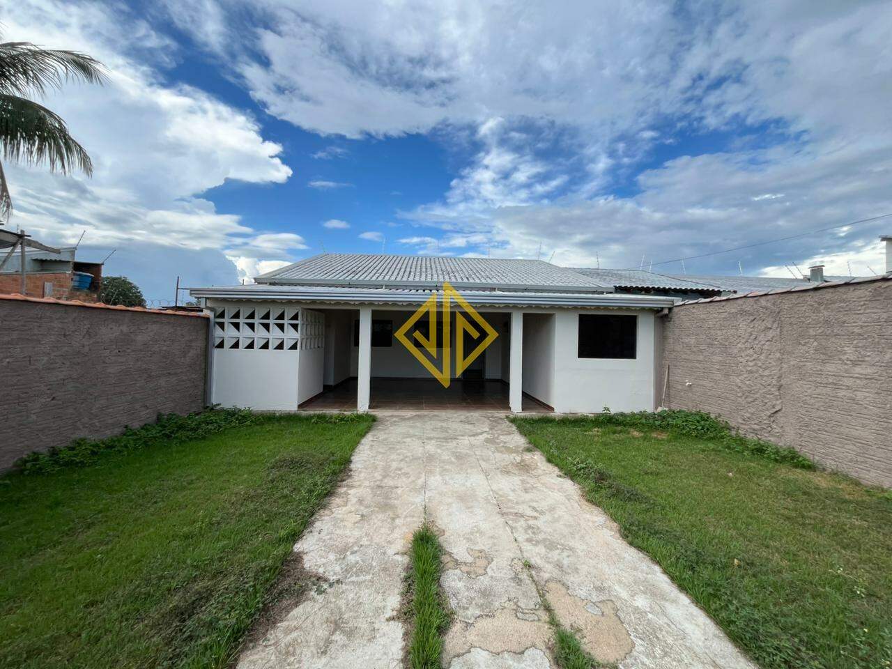 Casa para aluguel no Setor 09: