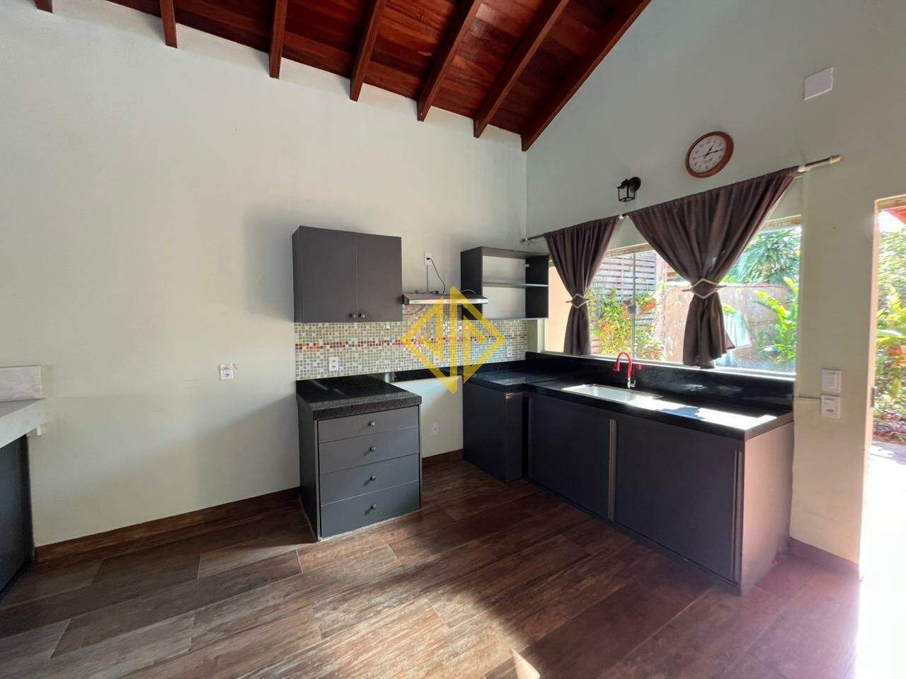 Casa, 3 quartos, 168 m² - Foto 2