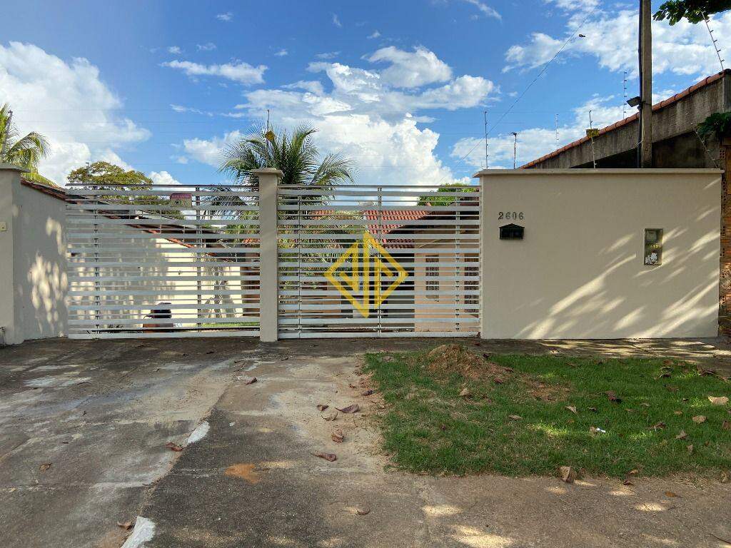 Casa, 3 quartos, 204 m² - Foto 1