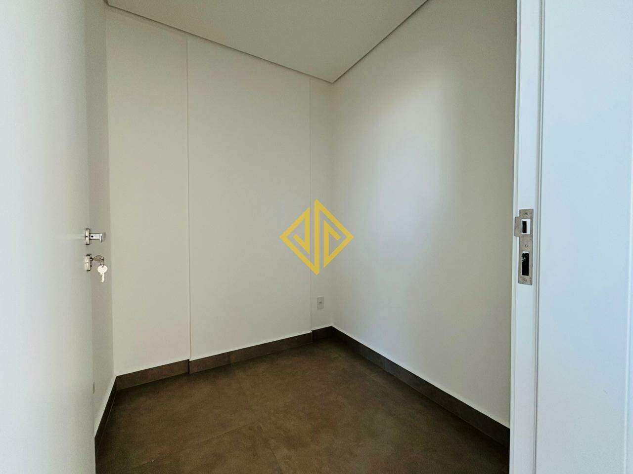 Apartamento à venda no Setor 03: 